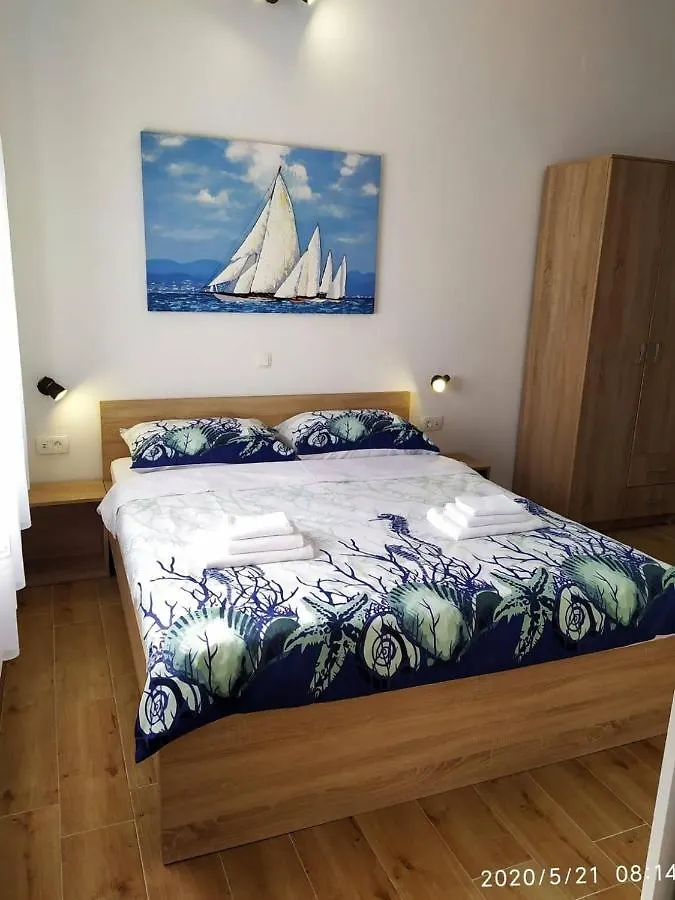 Apartments And Rooms With Parking Space Novi Vinodolski - 19860 0*,