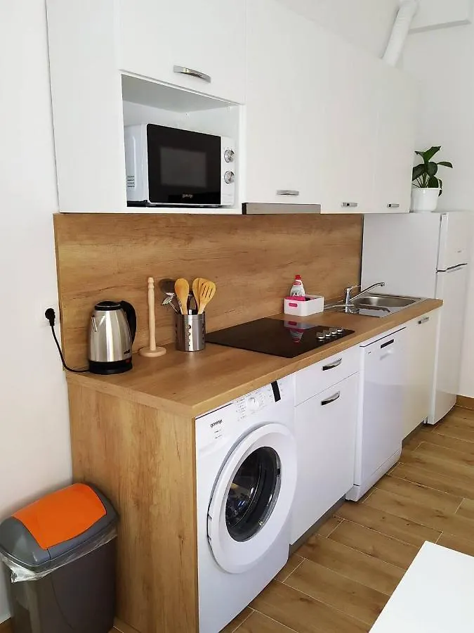 Apartments And Rooms With Parking Space Novi Vinodolski - 19860 0*,  קרואטיה
