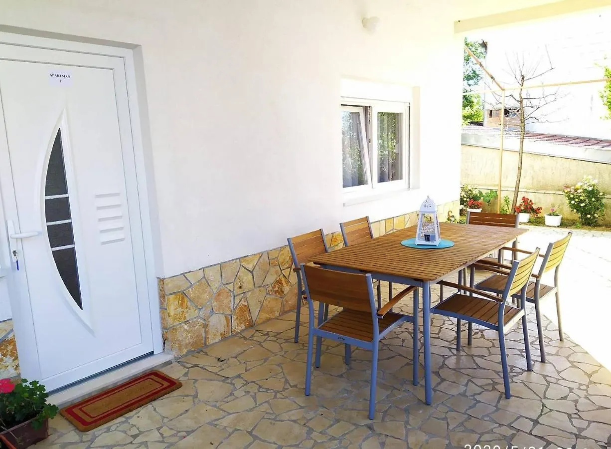 Apartments And Rooms With Parking Space Novi Vinodolski - 19860 קרואטיה